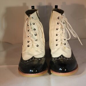 Blue and White Patent Leather bootie - side zipper - Size 7M